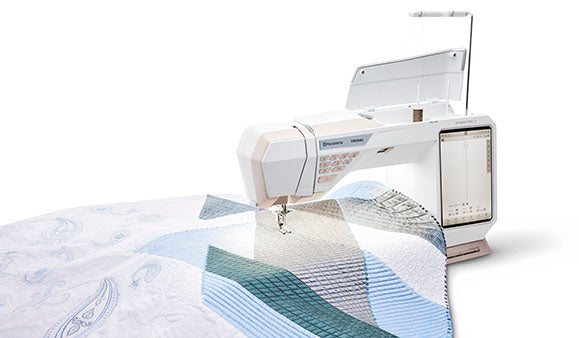 Husqvarna Viking - Designer Epic 3 with Embroidery Unit
