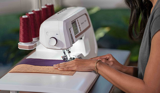 Husqvarna Viking Amber Air S /600 Serger