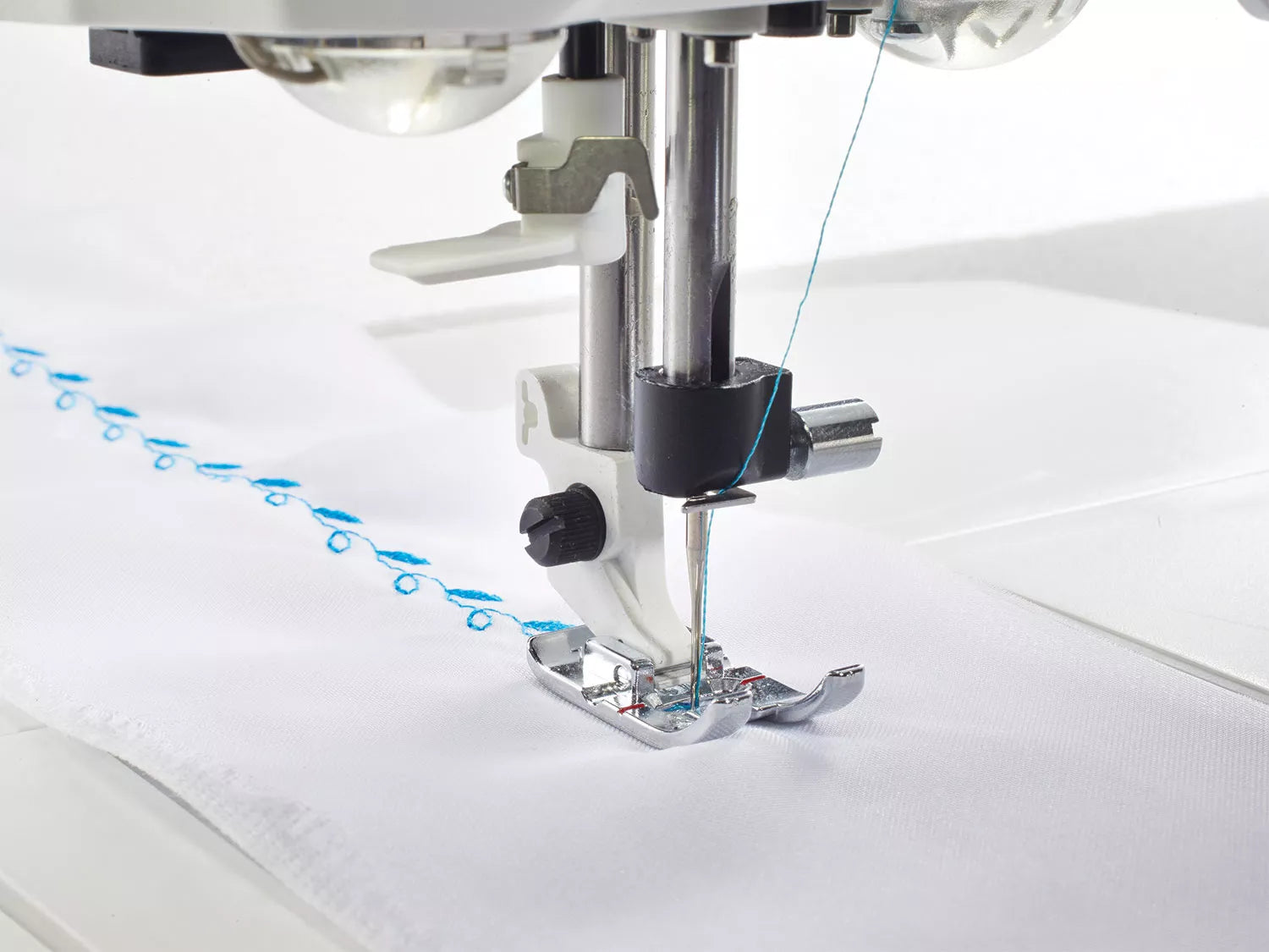 Husqvarna Viking Opal 690Q