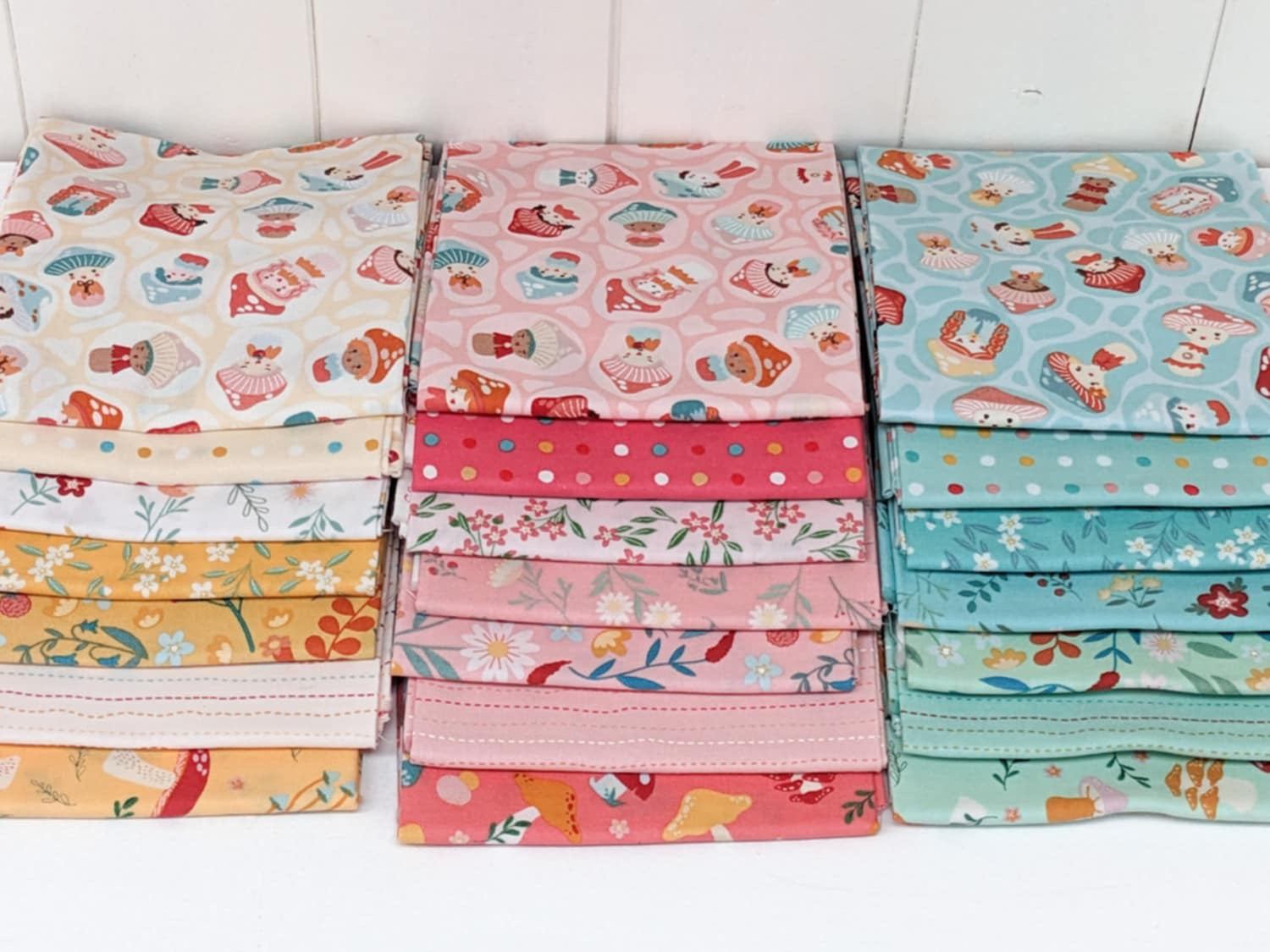 Poppie Cotton Mushroom Blooms Fat Quarter Bundle (21 pcs)