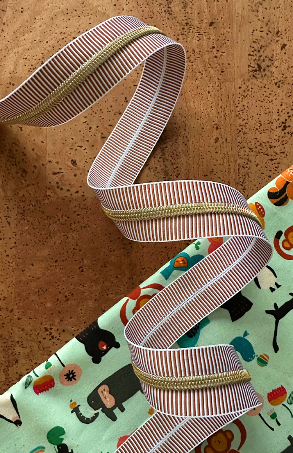Sassafras #5 Zipper Tape - 3 Yards, Earth with Gold